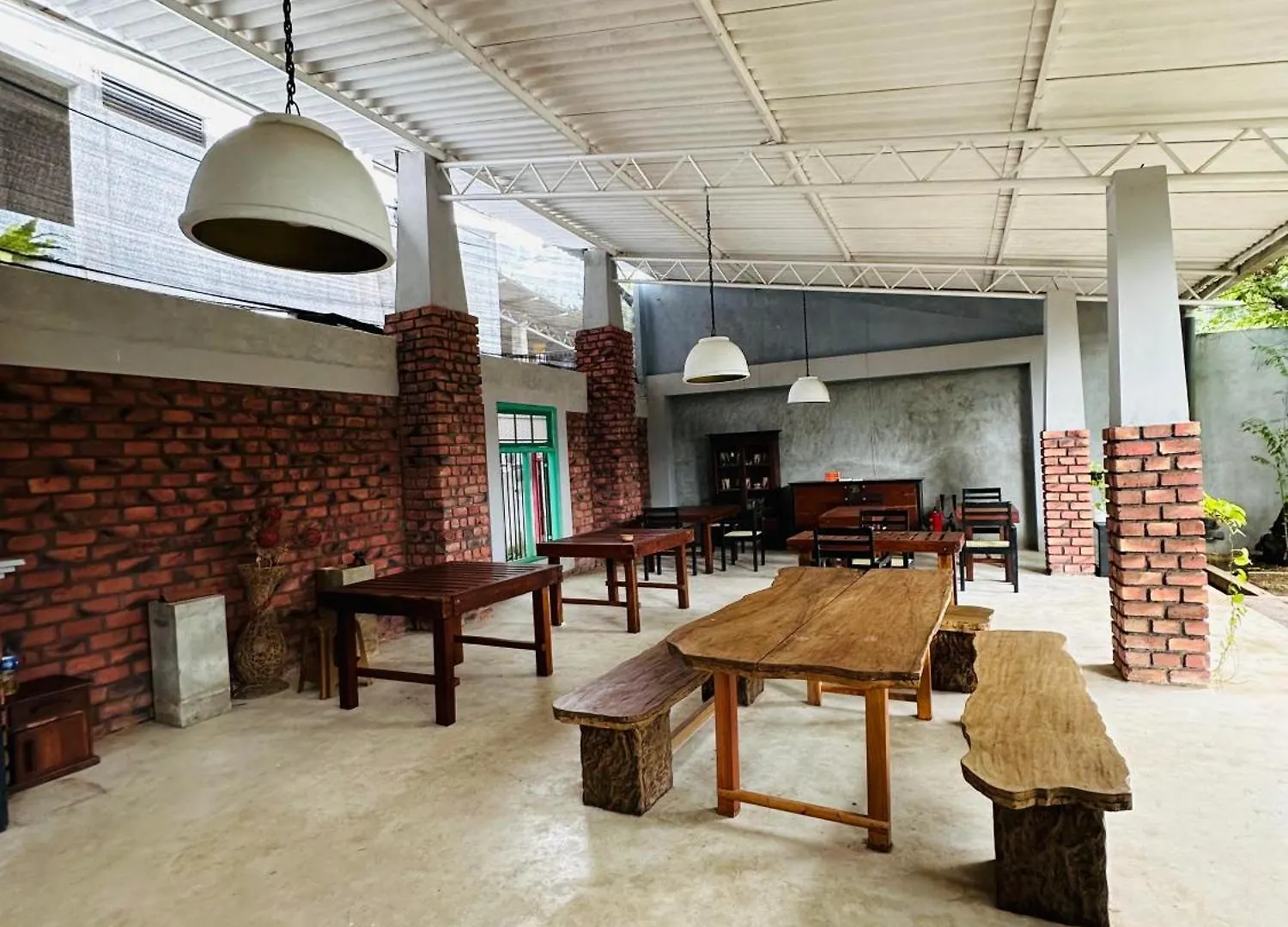Lanka Bangla Inn Villas Restaurant & Travels Katunayaka Hotel