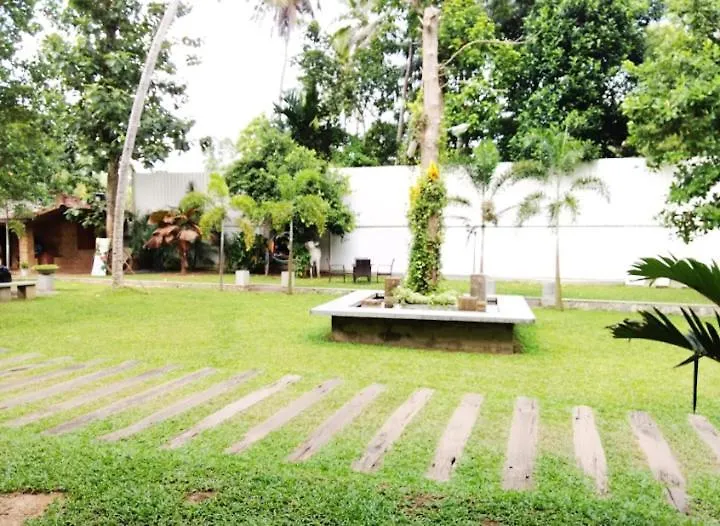 Hotel Lanka Bangla Inn Villas Restaurant & Travels Katunayaka