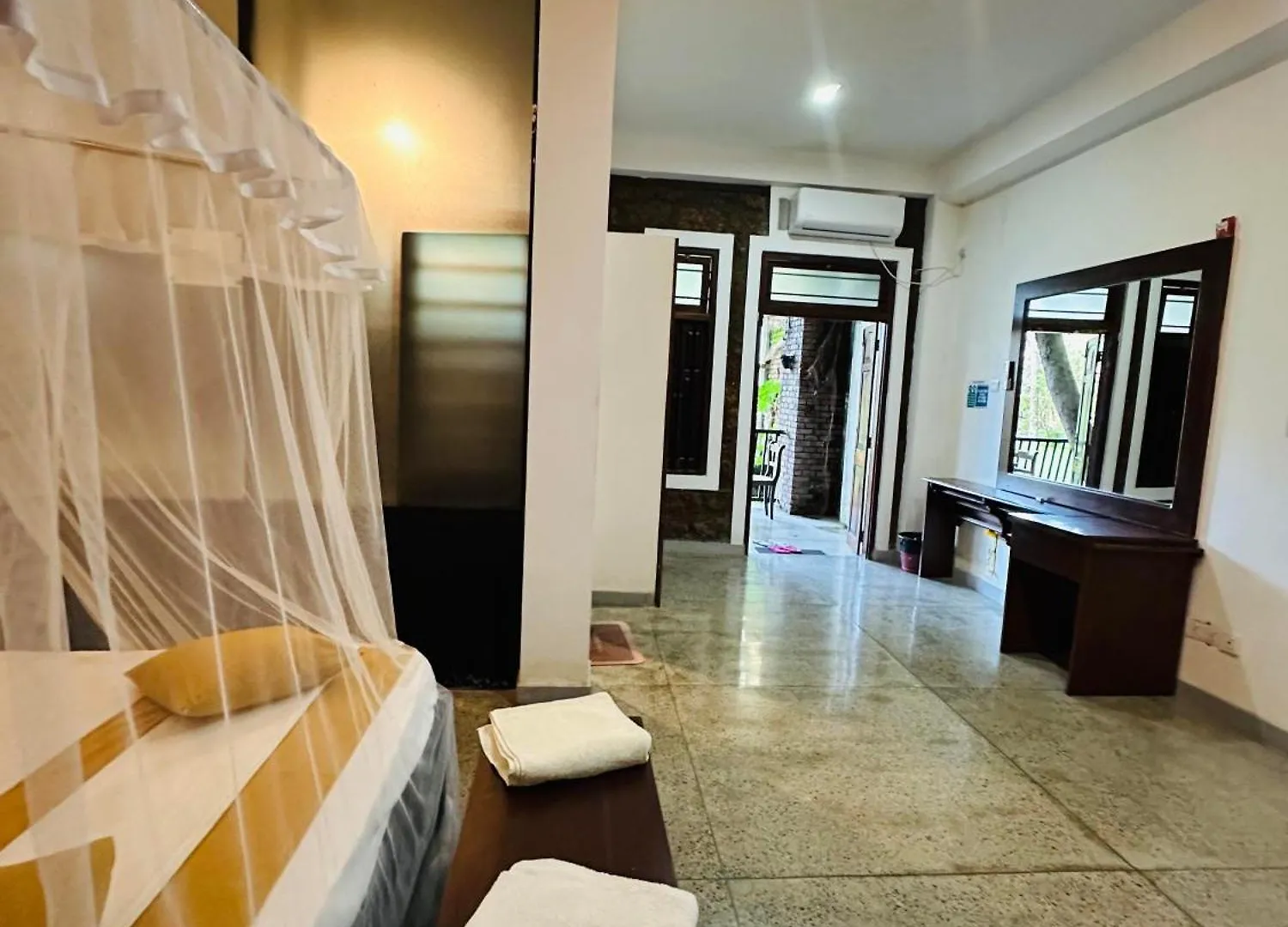 City Hub Hotel Katunayake 2*,  Sri Lanka